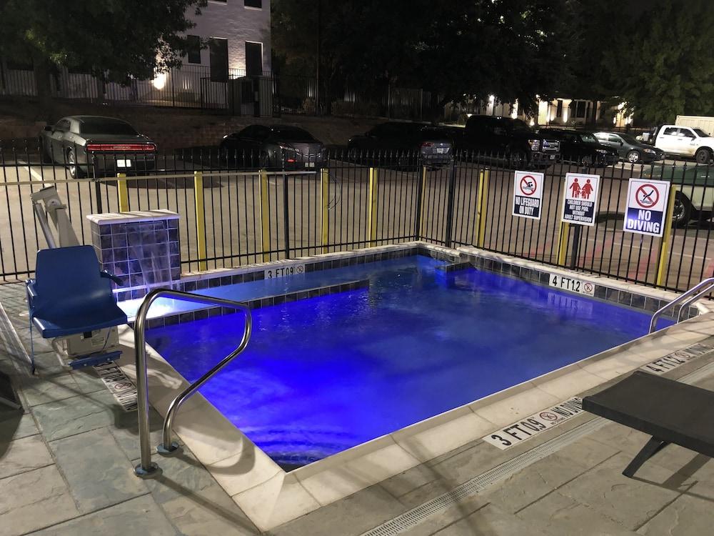 Мотель Super 8 By Wyndham Bedford Dfw Airport West Экстерьер фото