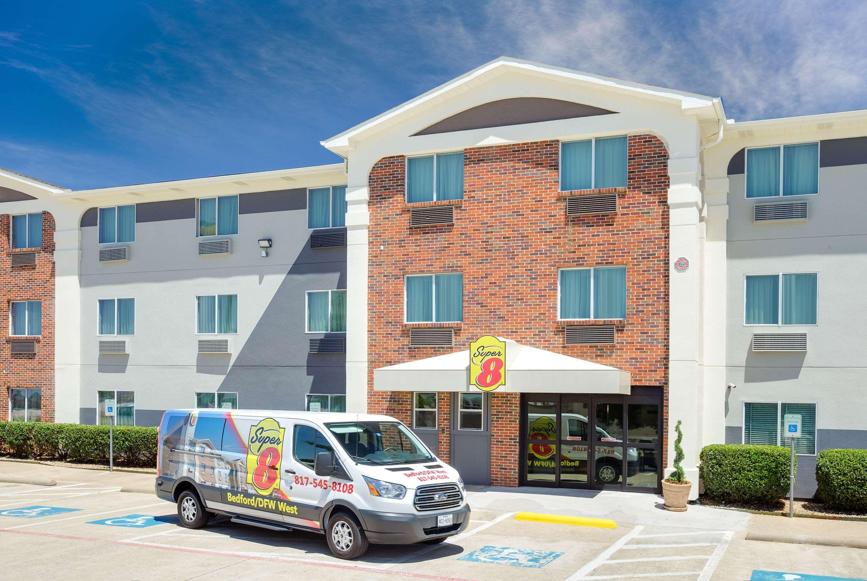 Мотель Super 8 By Wyndham Bedford Dfw Airport West Экстерьер фото