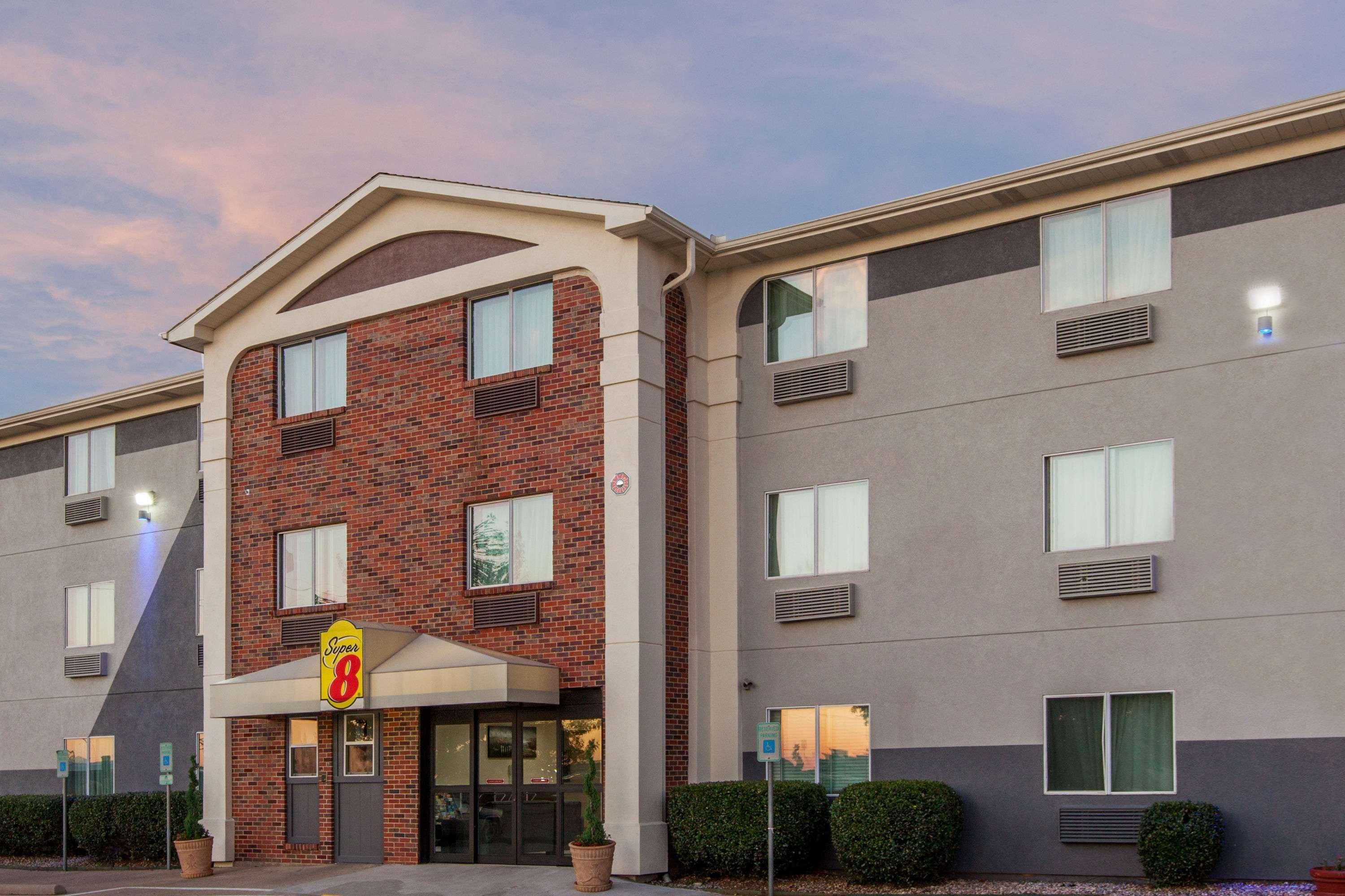 Мотель Super 8 By Wyndham Bedford Dfw Airport West Экстерьер фото