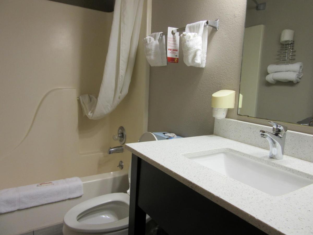 Мотель Super 8 By Wyndham Bedford Dfw Airport West Экстерьер фото