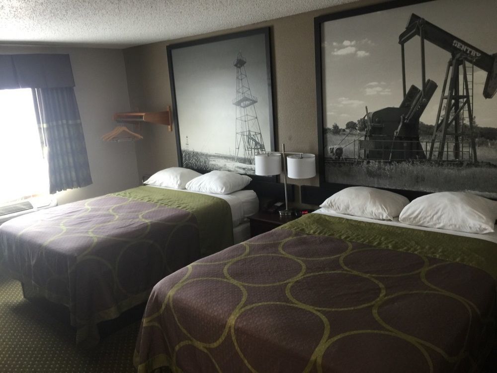 Мотель Super 8 By Wyndham Bedford Dfw Airport West Экстерьер фото