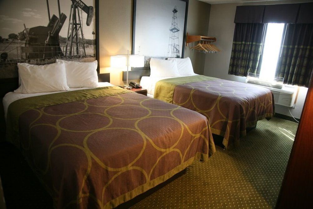 Мотель Super 8 By Wyndham Bedford Dfw Airport West Экстерьер фото